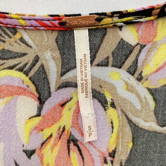 FREE PEOPLE BELLA BLACK FLORAL V-NECK LONG SLEEVE TUNIC TOP - S - Picture 6 of 10